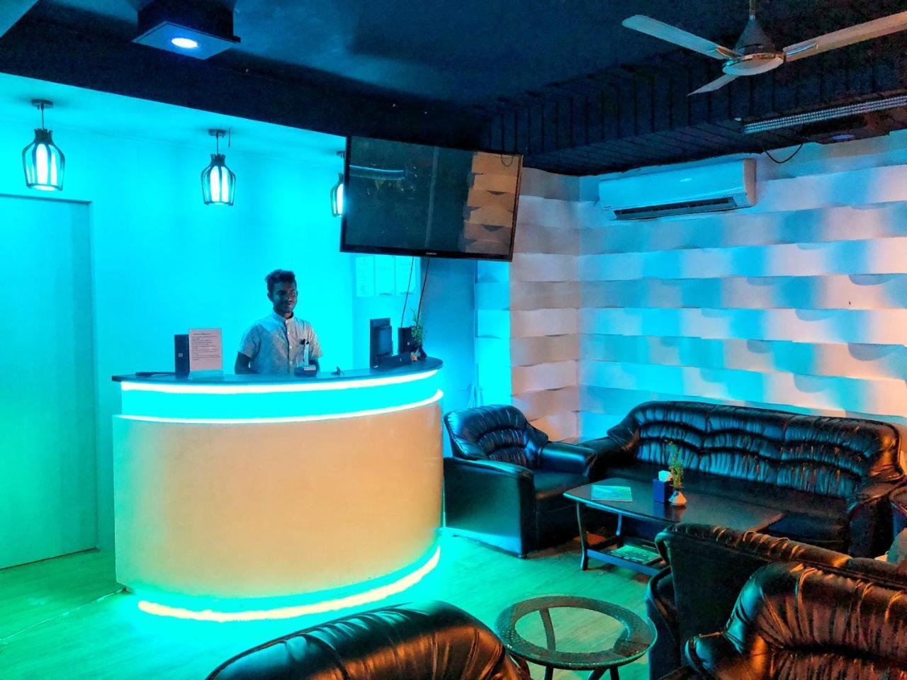Brize Inn 胡鲁马累 外观 照片